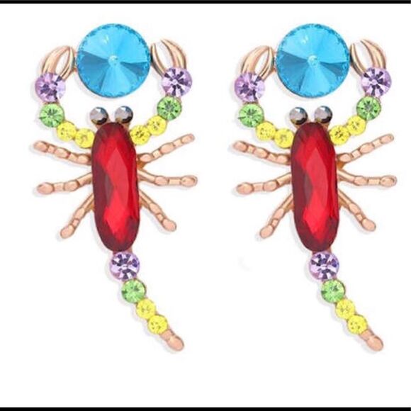 ✨Betsey Johnson stunning rare rhinestone scorpion studs ✨ - Picture 1 of 3